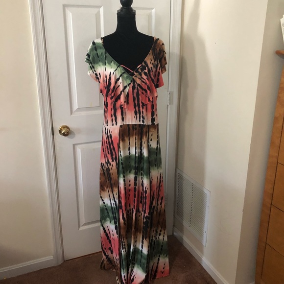 Derek Heart Plus Dresses & Skirts - Derek Heart Plus tribal print maxi ruffled dress